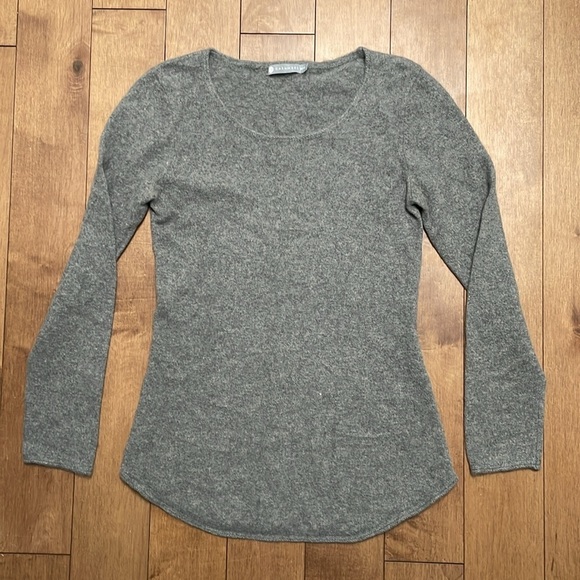 InCashmere women’s sweater M longsleeve round neck gray cashmere top pullover - Picture 4 of 11